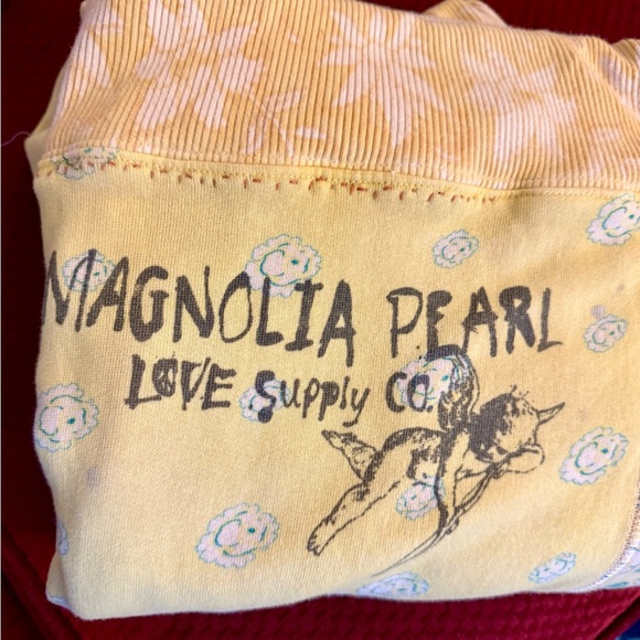 Magnolia Pearl Floral Joggers Pants - Picture 11 of 13